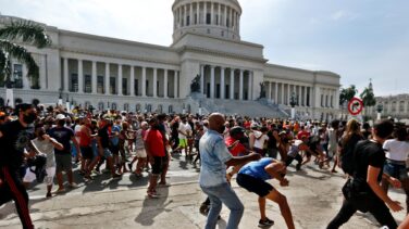 Denuncian cientos de detenidos tras la primera jornada de protestas contra el régimen en Cuba