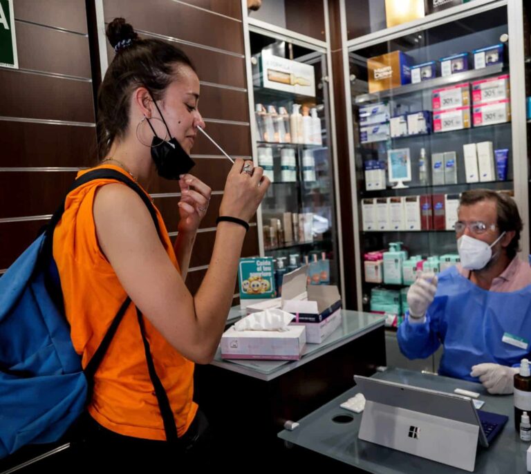 ¿Cuánto cuestan los test de antígenos de las farmacias en España?