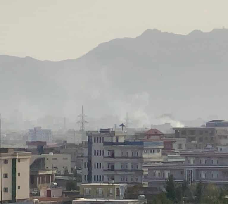 EEUU lanza un ataque para neutralizar una amenaza "inminente" en el aeropuerto de Kabul