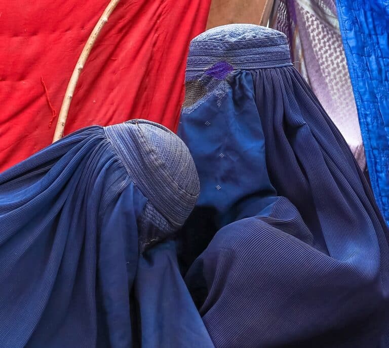 Sobre el uso del burka en Afganistán: escuchen nuestras voces