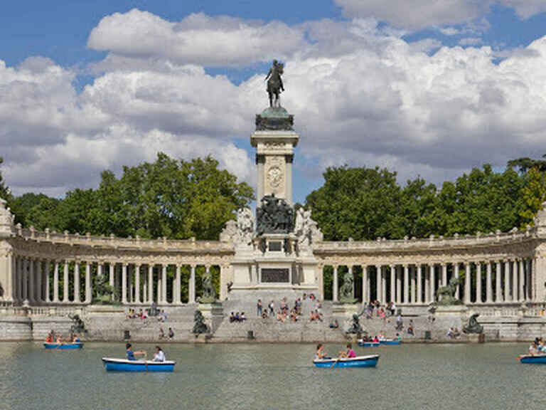 El Retiro y ocho parques de Madrid mantendrán zonas balizadas tras activarse la alerta amarilla por altas temperaturas