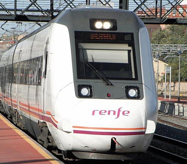 Decenas de reclamaciones por un tren de Renfe que circuló de Albacete a Córdoba sin aire acondicionado