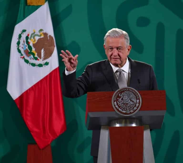 El presidente de México lamenta que "está retoñando el franquismo en España"