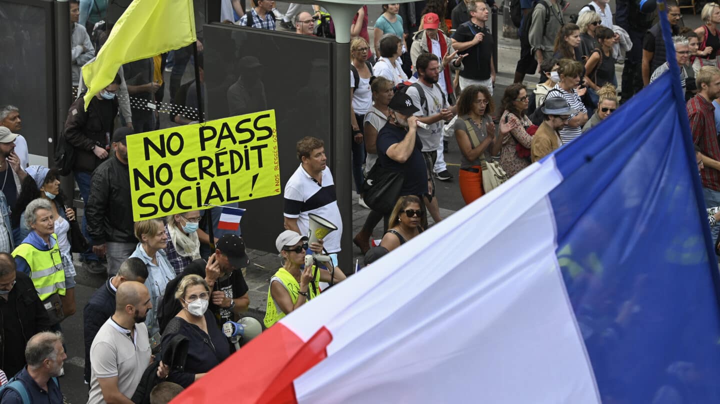 Protesta contra el pase sanitario en Francia.