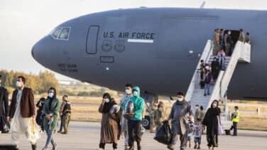 Llega a la base de Rota un vuelo estadounidense con 200 afganos