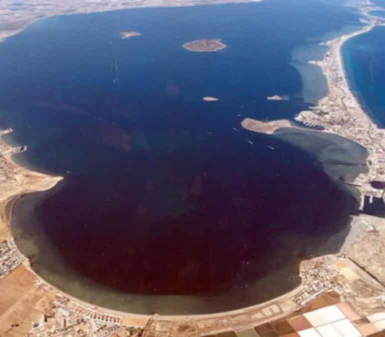 Murcia prohíbe el uso de fertilizantes nitrogenados en la zona 1 del Mar Menor