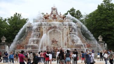 La Granja de San Ildefonso celebra San Luis con el encendido de sus fuentes