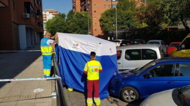 Muere una mujer tras caer de un 5º piso mientras limpiaba los cristales en Fuenlabrada