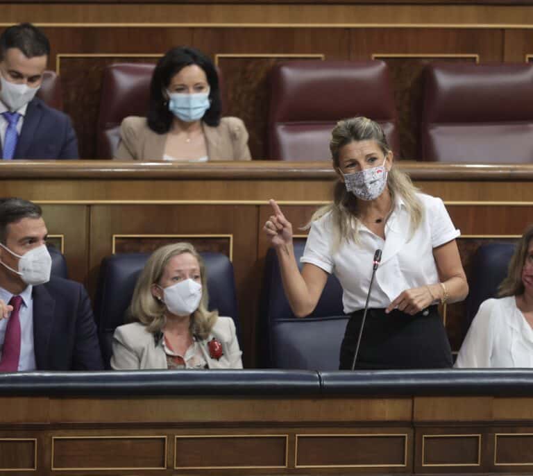 Moncloa enciende las luces de alarma y "estudia el fenómeno"  Yolanda Díaz