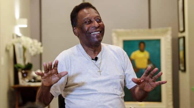 Pelé, ingresado en Brasil con un cuadro de hinchazón e insuficiencia cardiaca