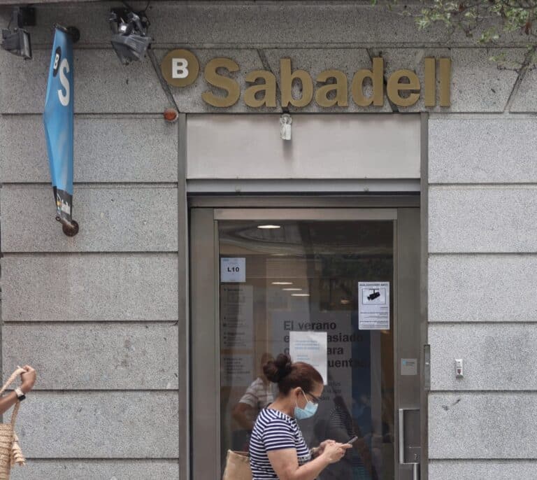 Los sindicatos de Banco Sabadell convocan concentraciones contra el ERE este jueves
