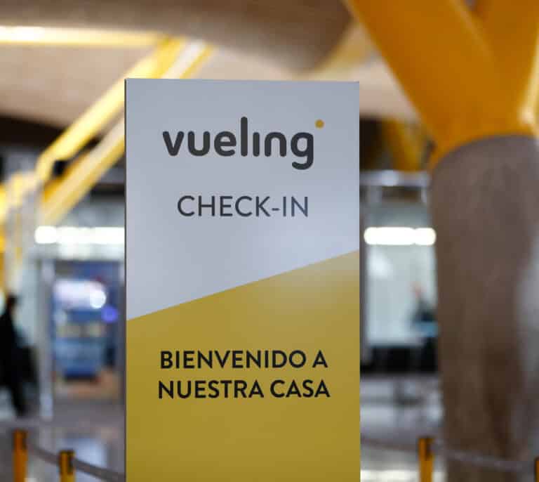 Cancelados 64 vuelos de Vueling de este domingo por la huelga de los tripulantes de cabina