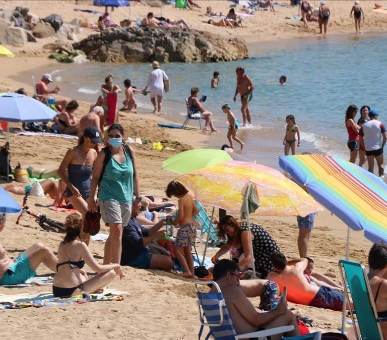 Un hombre muere ahogado en una playa de Palamós (Girona)