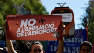 Ir contra la ampliación de El Prat es "defender la vida", según Ada Colau