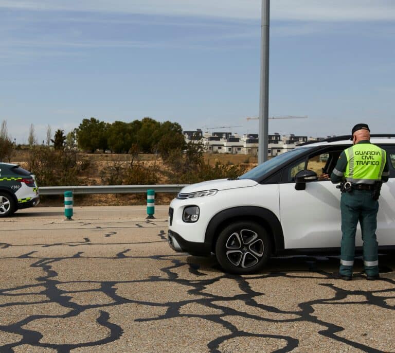 Incertidumbre y malestar entre los guardias civiles de Tráfico en Navarra: se sienten "moneda de cambio"