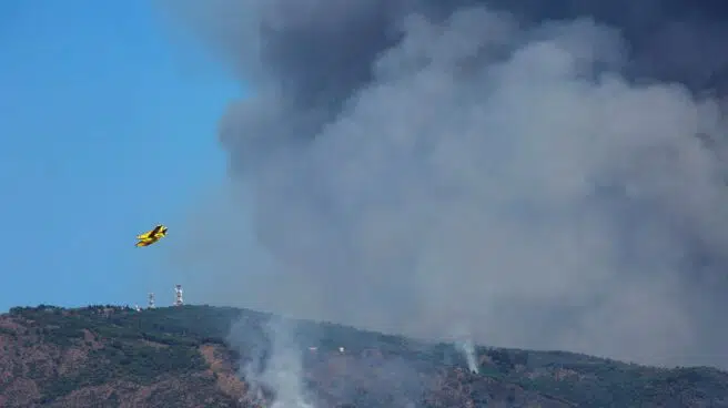 Aumentan a seis los pueblos desalojados por el incendio de Sierra Bermeja