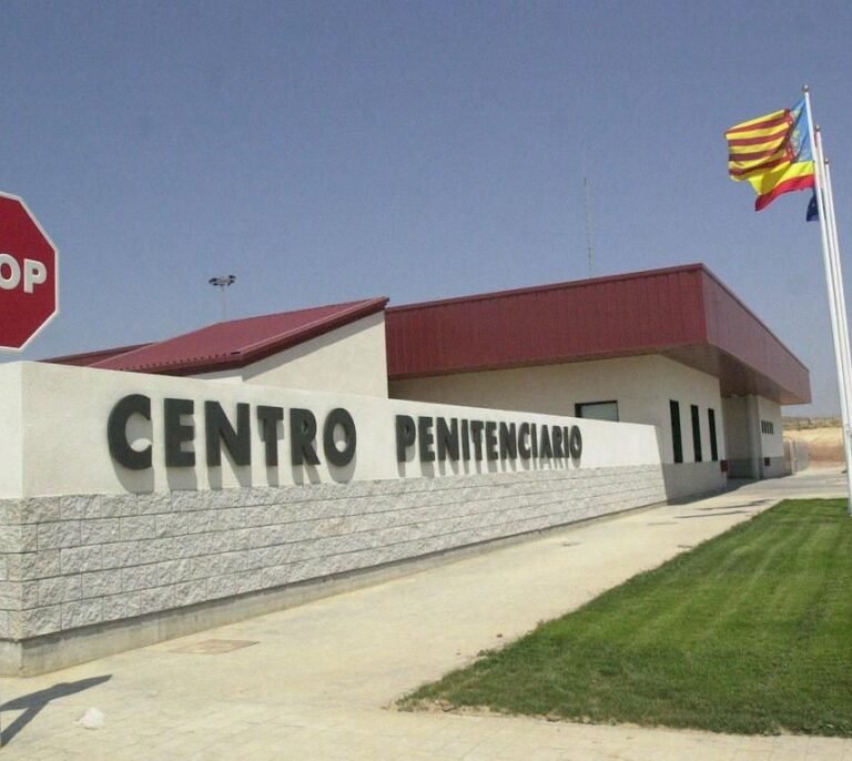 Detenida la subdirectora de la prisión de Villena por denunciar una falsa agresión