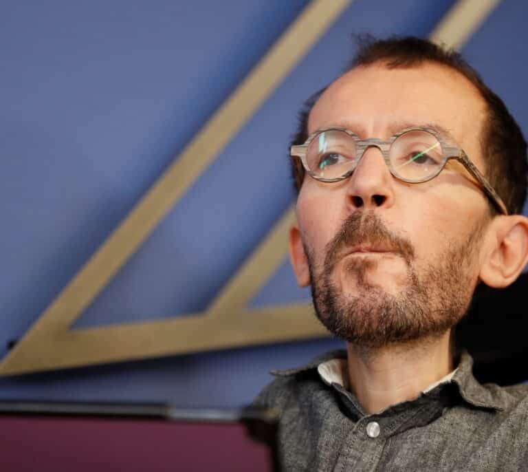 Echenique, al Rey: "Ni una sola palabra de autocrítica sobre el emérito fugado"