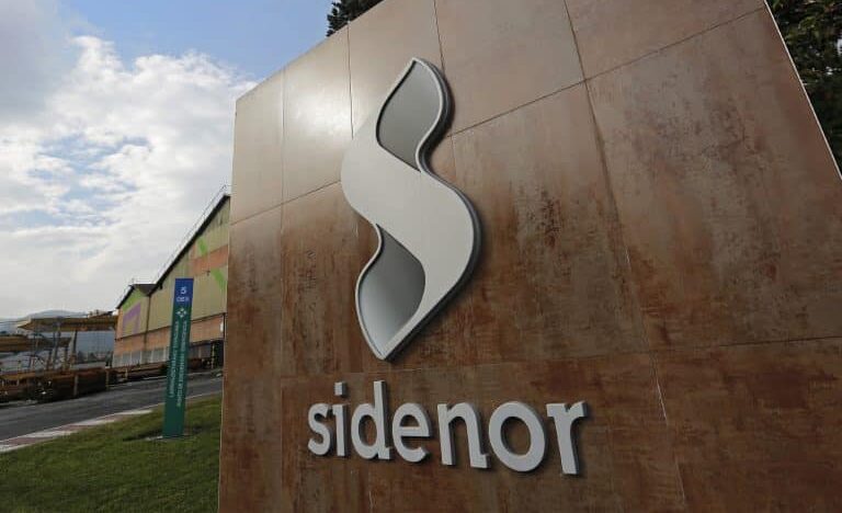 Sidenor para 20 días su producción al dispararse un 25% su factura eléctrica