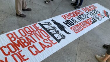 Cientos de personas se manifiestan en Madrid en defensa de las pensiones