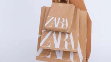 Las tiendas del grupo Inditex comienzan a cobrar las bolsas y los sobres