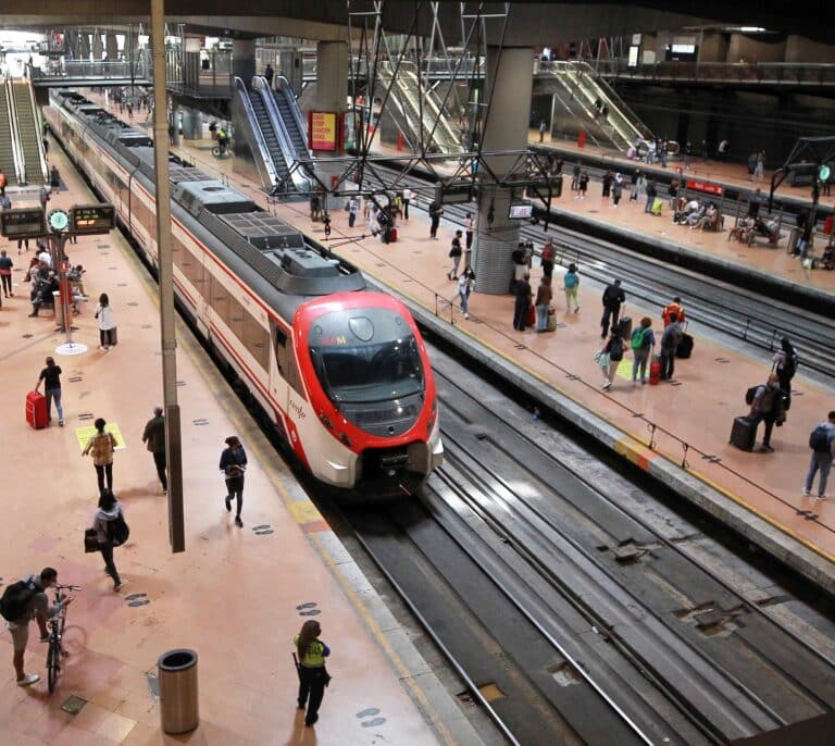 Renfe refuerza la notificación de servicios mínimos en la huelga de maquinistas