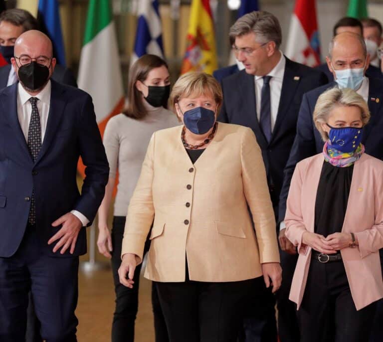 Merkel se despide de la UE tras 107 cumbres en plena crisis con Polonia