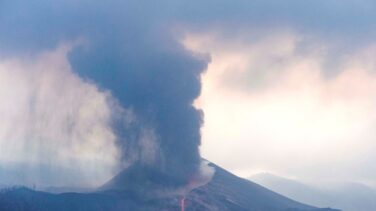 Así actúan los centros de emisión del volcán de La Palma a vista de dron