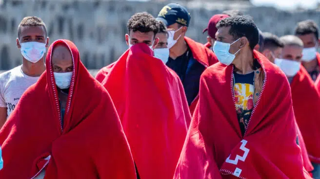 Interior contrató a Trasmediterránea en agosto para trasladar a migrantes a Argelia