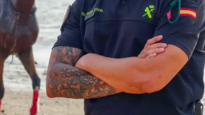 El Consejo de Estado avala la normativa de la Guardia Civil que prohíbe los tatuajes en cabeza, cuello y manos