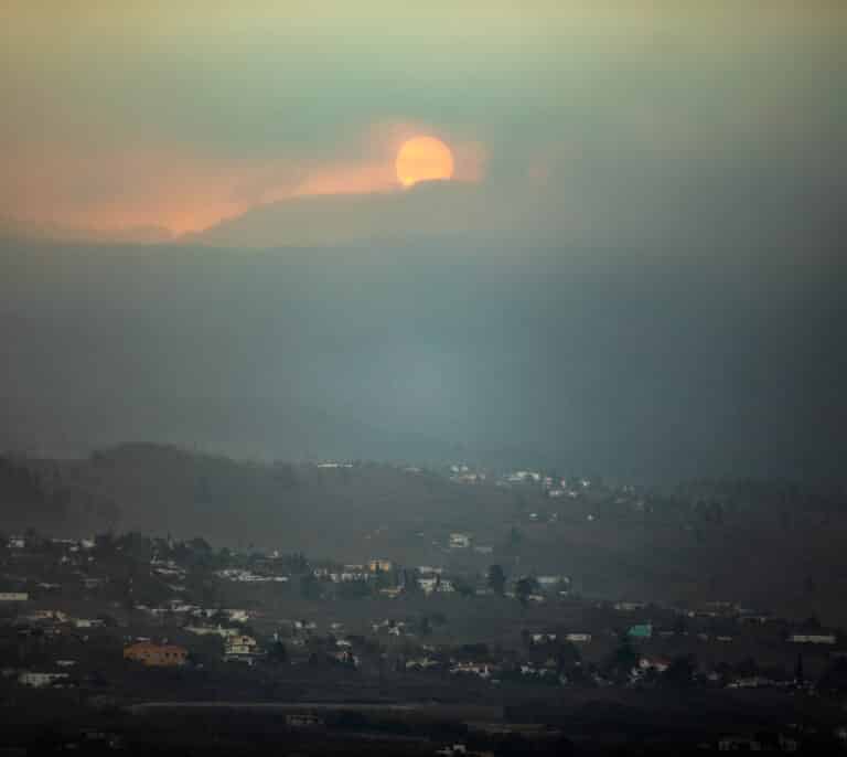 Los afectados por el volcán de La Palma podrán suspender al menos 6 meses sus hipotecas y  préstamos