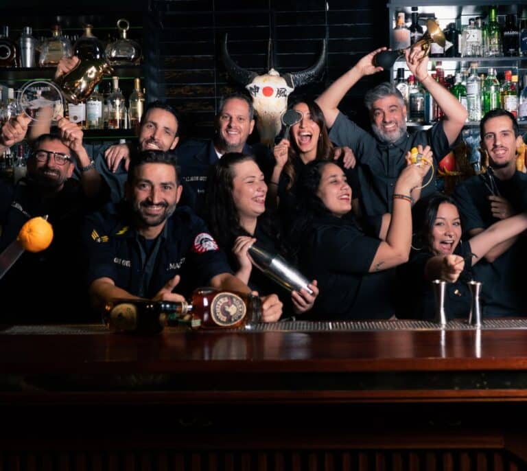 La coctelería española Salmon Guru logra el Premio a la Hospitalidad de The World 50 Best Bars