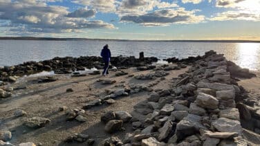 El cementerio de un pueblo desaparecido por un embalse emerge 54 años después