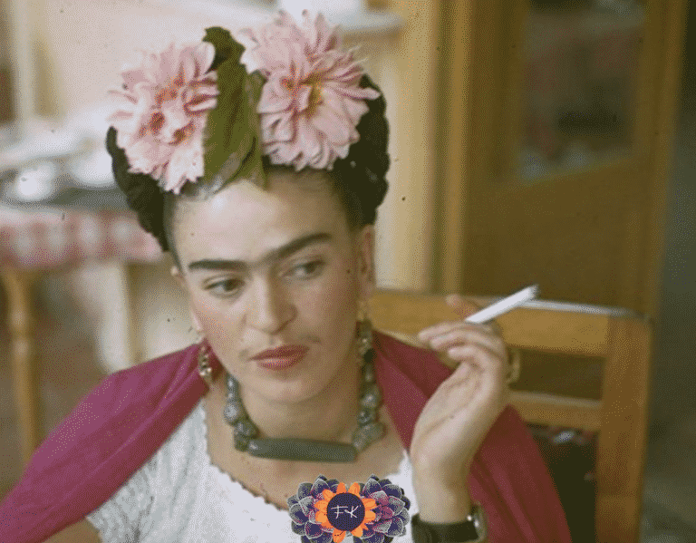 Afiches comunistas y cartas a Diego desde París: los secretos de Frida Kahlo al descubierto