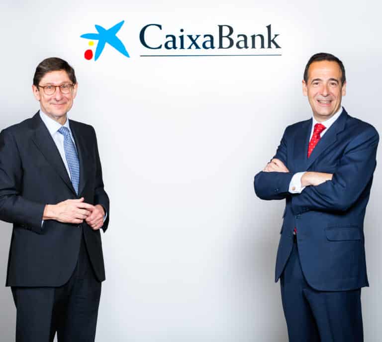 CaixaBank empieza a desarrollar aplicaciones con inteligencia artificial generativa con 100 empleados