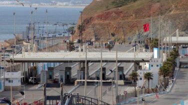 Trabajadores marroquíes piden dejar Ceuta: "No somos esclavos, somos humanos"