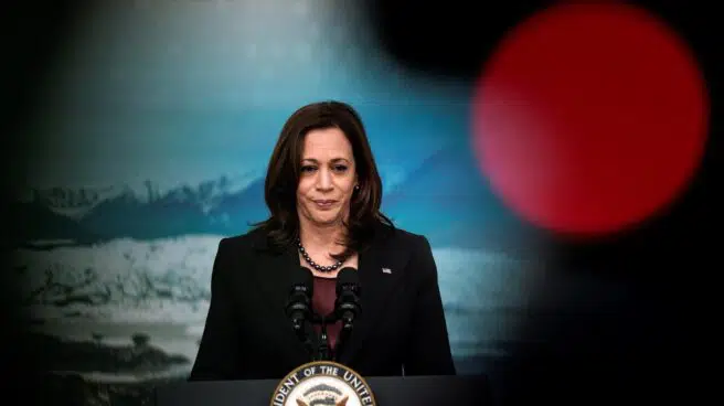 La jefa de prensa de Kamala Harris se va de la Casa Blanca en plena crisis de imagen de la vicepresidenta