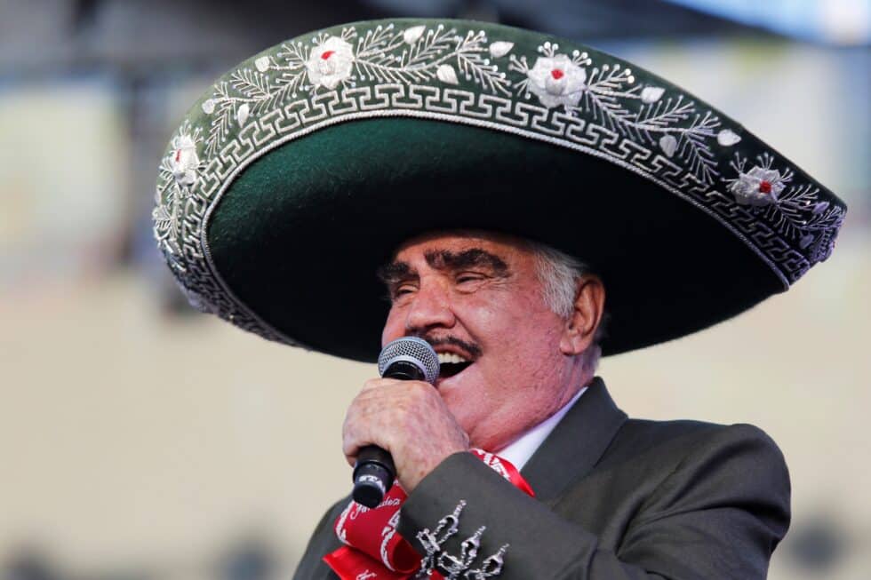 Fotografía de archivo fechada el 6 de octubre de 2019, del cantante mexicano, Vicente Fernández durante un concierto en la ciudad de Guadalajara