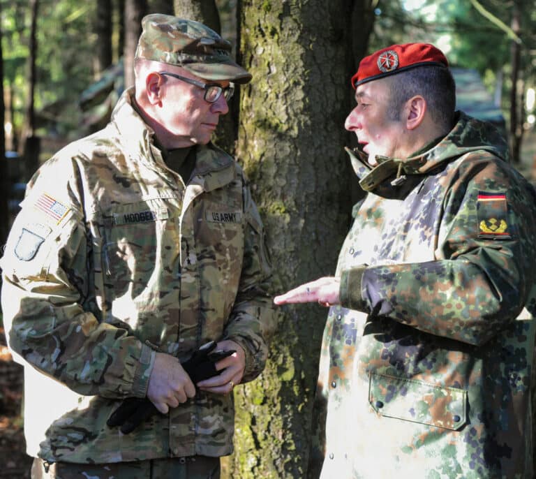 Alemania, en la estela de Portugal e Italia, pone a un general al frente del combate contra el coronavirus