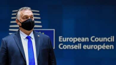 Hungría se queda sola en su no al veto al petróleo ruso al que acceden Alemania y Austria
