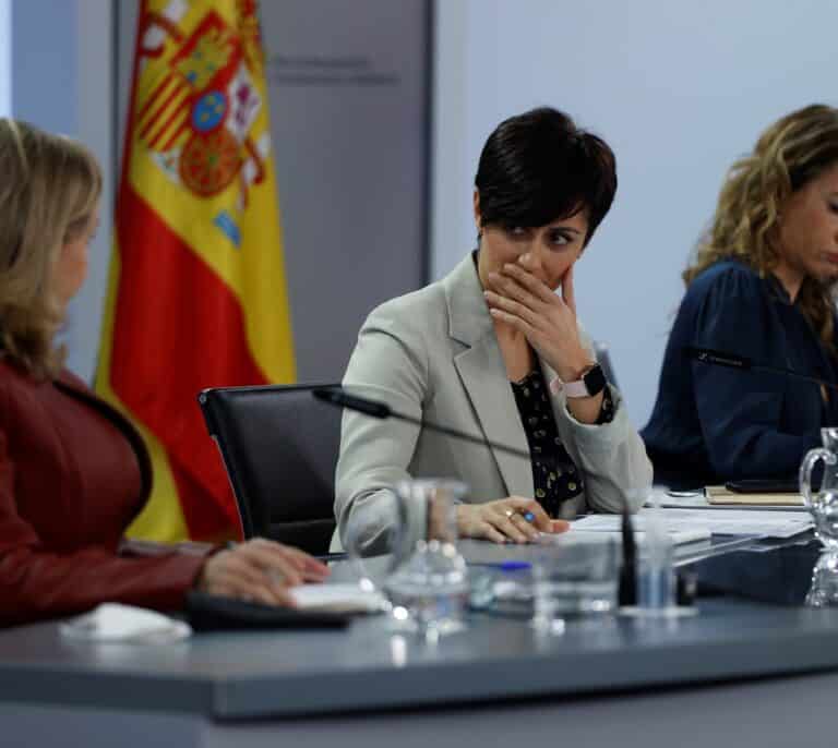 Educación ofrece su "colaboración" al consejero catalán, que no ha defendido al niño de Canet