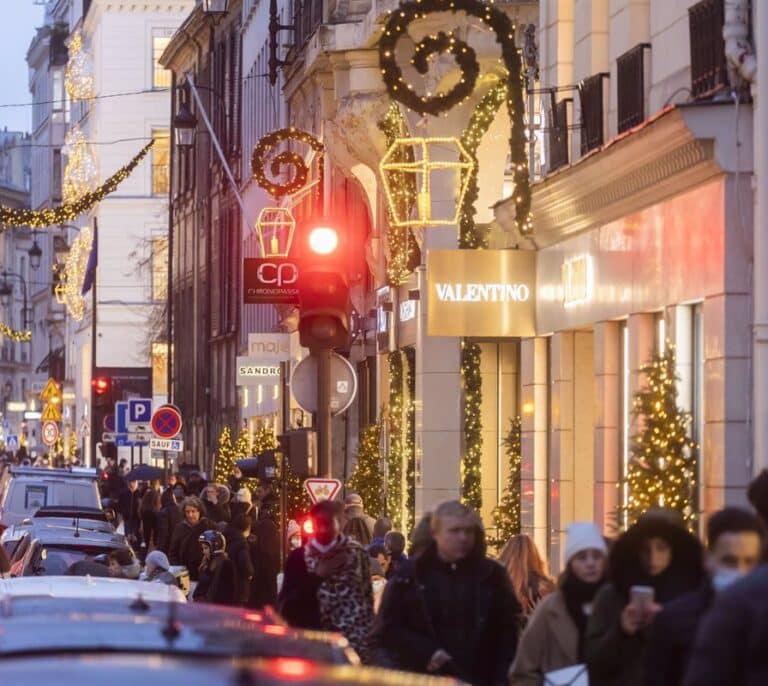 Francia detiene a dos terroristas que planeaban apuñalamientos en Navidad