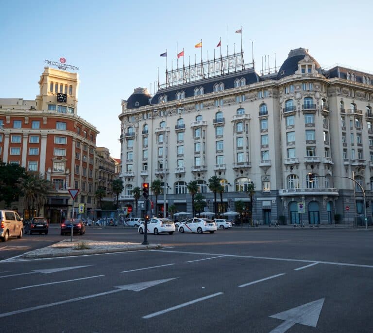 Dos detenidos por el homicidio de un hombre en el Hotel Palace de Madrid