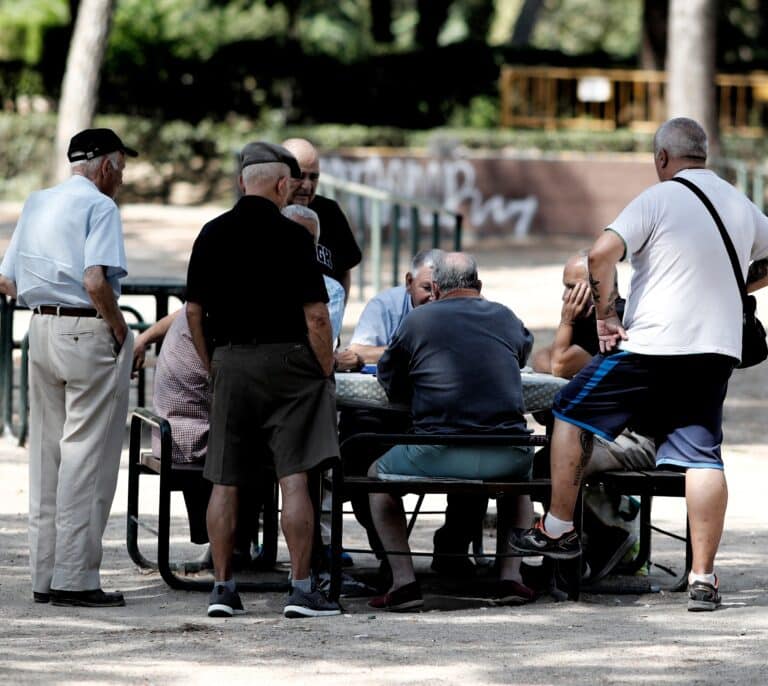 8 de cada 10 euros ahorrados en planes de pensiones tienen alguna exposición a acciones