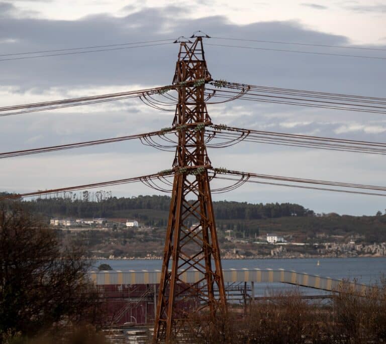 El precio de la electricidad será mañana de 223,16 euros/MWh, más del doble que en el mismo día de 2021