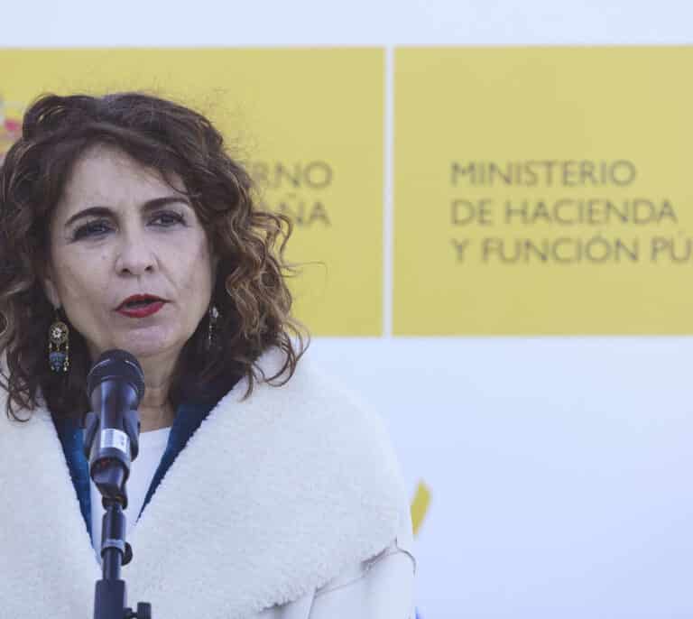 El Gobierno abonará con 3.600 millones a las autonomías y ayuntamientos por el IVA de 2017