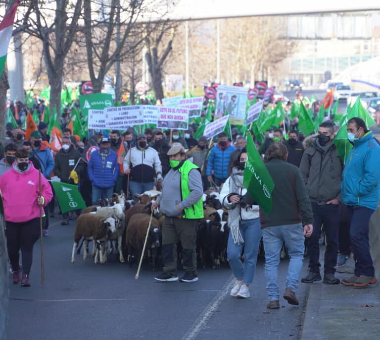 Los trabajadores del campo de La Rioja se manifiestan en Logroño
