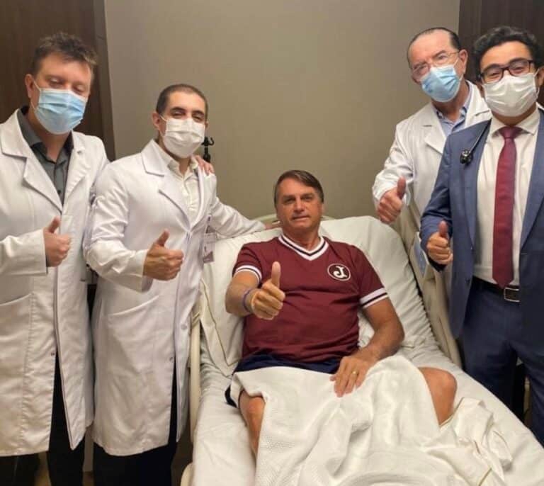 Bolsonaro recibe el alta hospitalaria después de dos días ingresado por una obstrucción intestinal