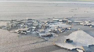 El aeropuerto de Vigo, inoperativo por un socavón en la pista, podría reabrir el próximo lunes