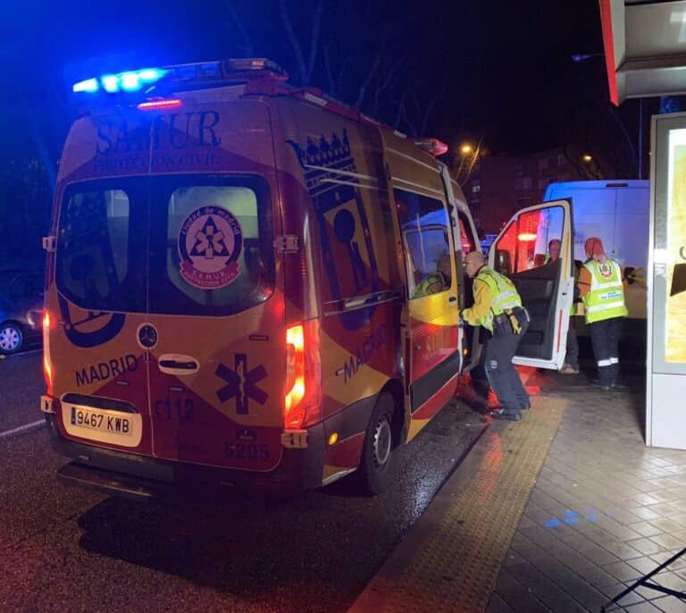 Un operario de la M-30 encuentra a un motorista fallecido en los carriles centrales